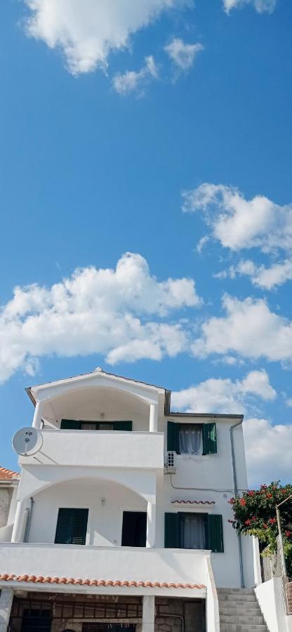 Apartment Silvija Vinišće Zewnętrze zdjęcie