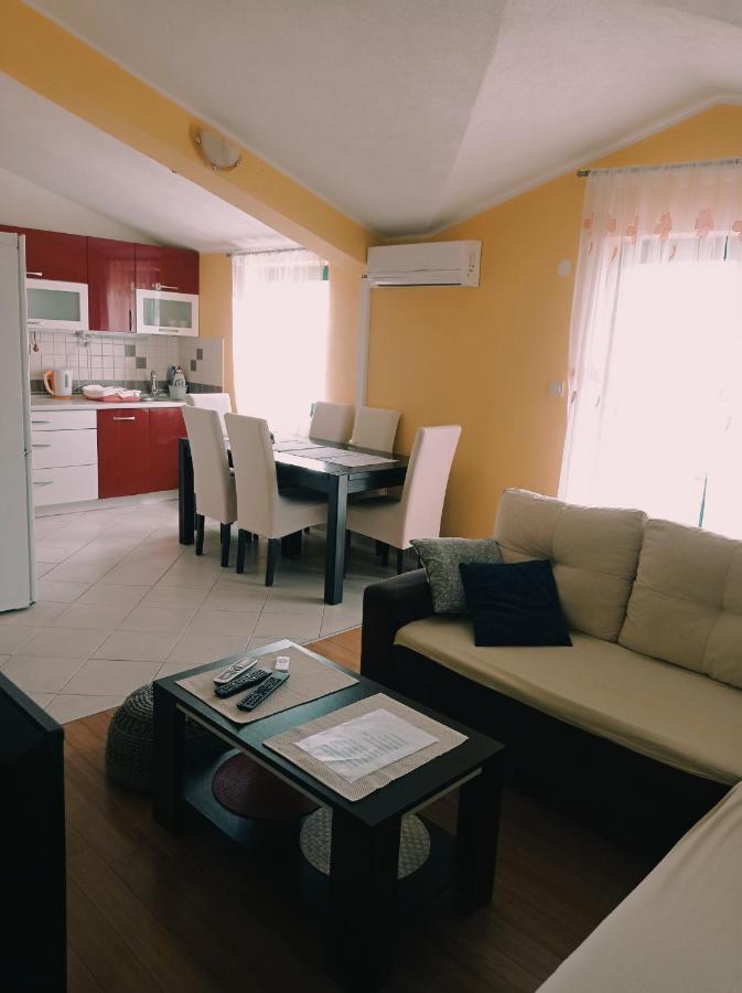 Apartment Silvija Vinišće Zewnętrze zdjęcie