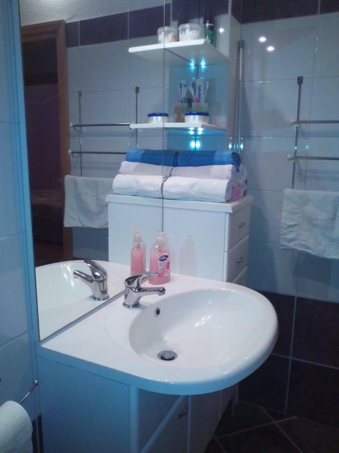 Apartment Silvija Vinišće Zewnętrze zdjęcie