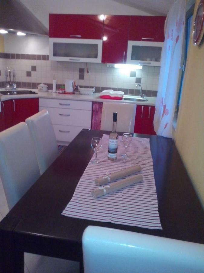 Apartment Silvija Vinišće Zewnętrze zdjęcie